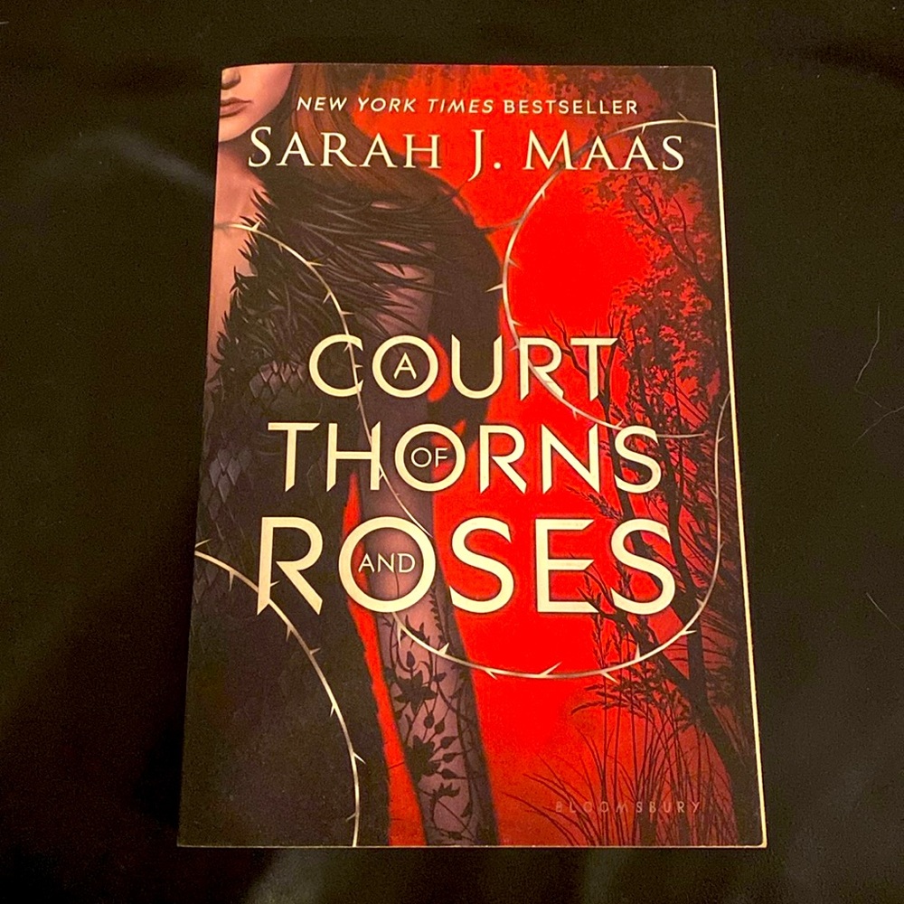 A Court of Thorns and Roses OOP Original Paperback